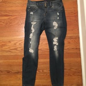 Torrid premium ripped jeans size 16R