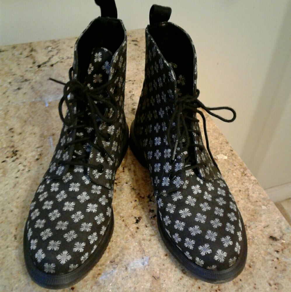Woman's Boots