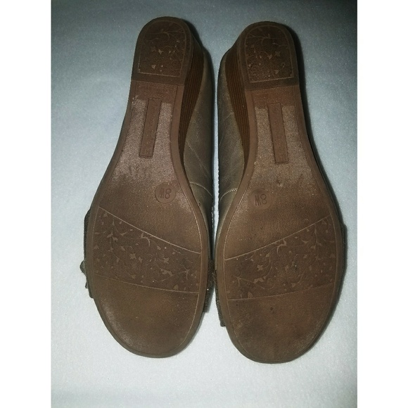 Size 8 Wide Taupe Distressed Platform Wedges - Picture 4 of 4