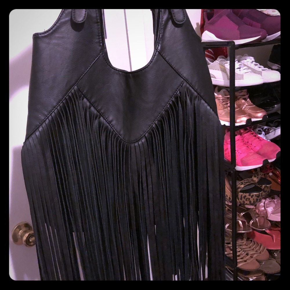 Black shoulder fringe bag