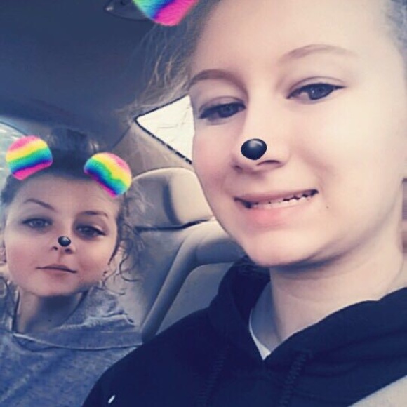 Meet your Posher, Brooke - Picture 1 of 1