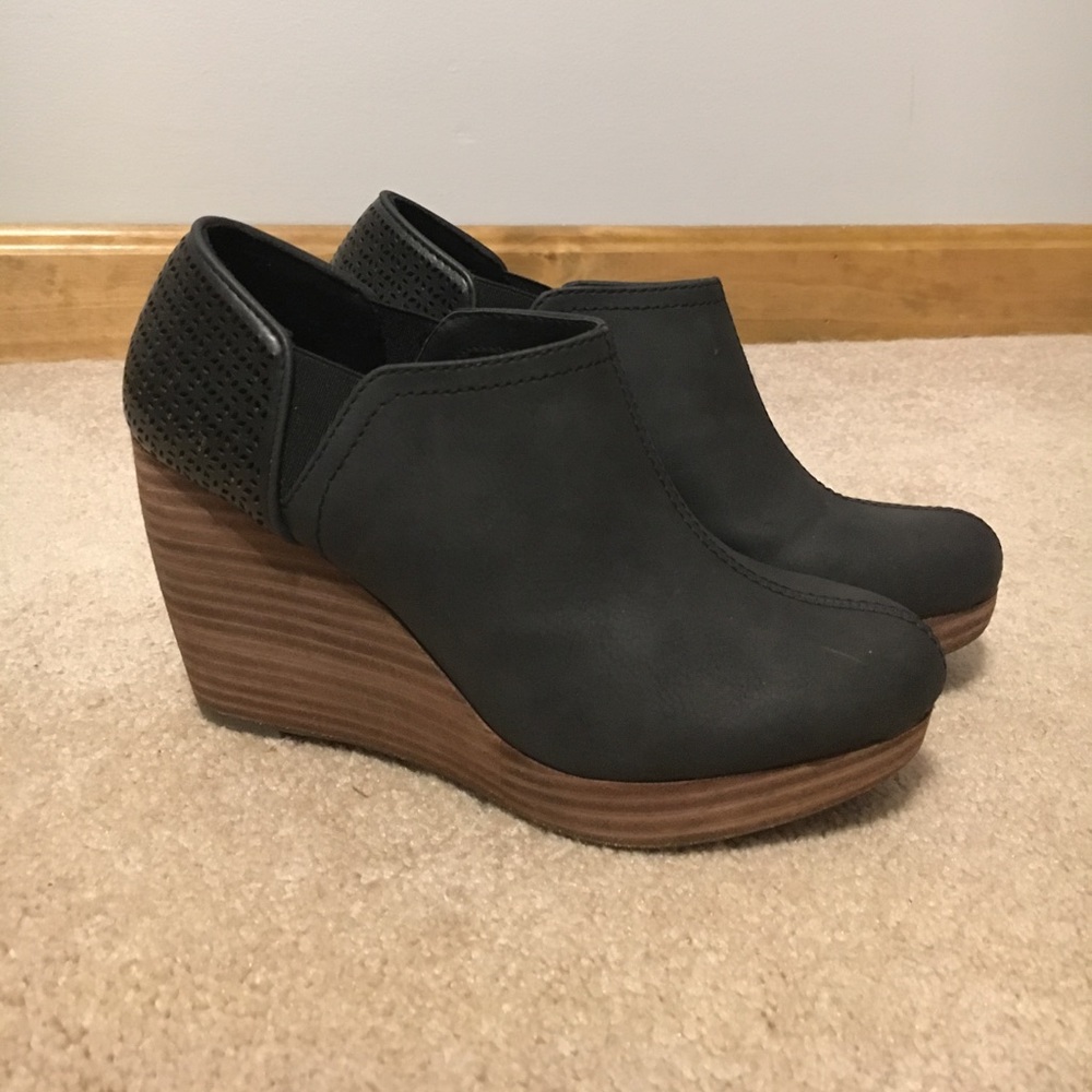 Dr Scholls black wedges
