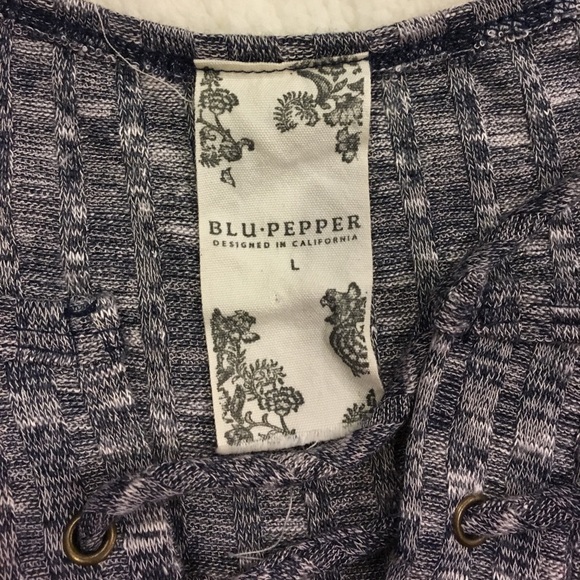 Drawstring blouse - Picture 2 of 3