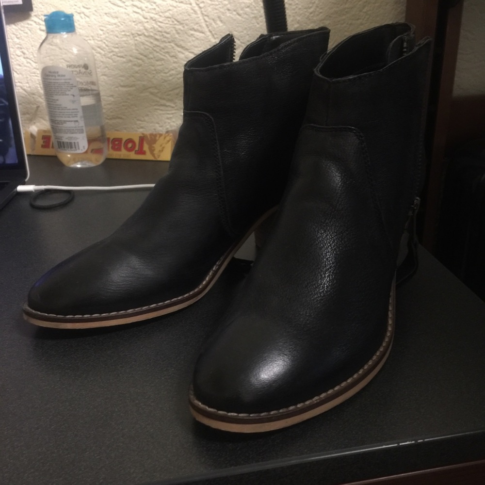 UO | Low Heel Ankle Boots in Black