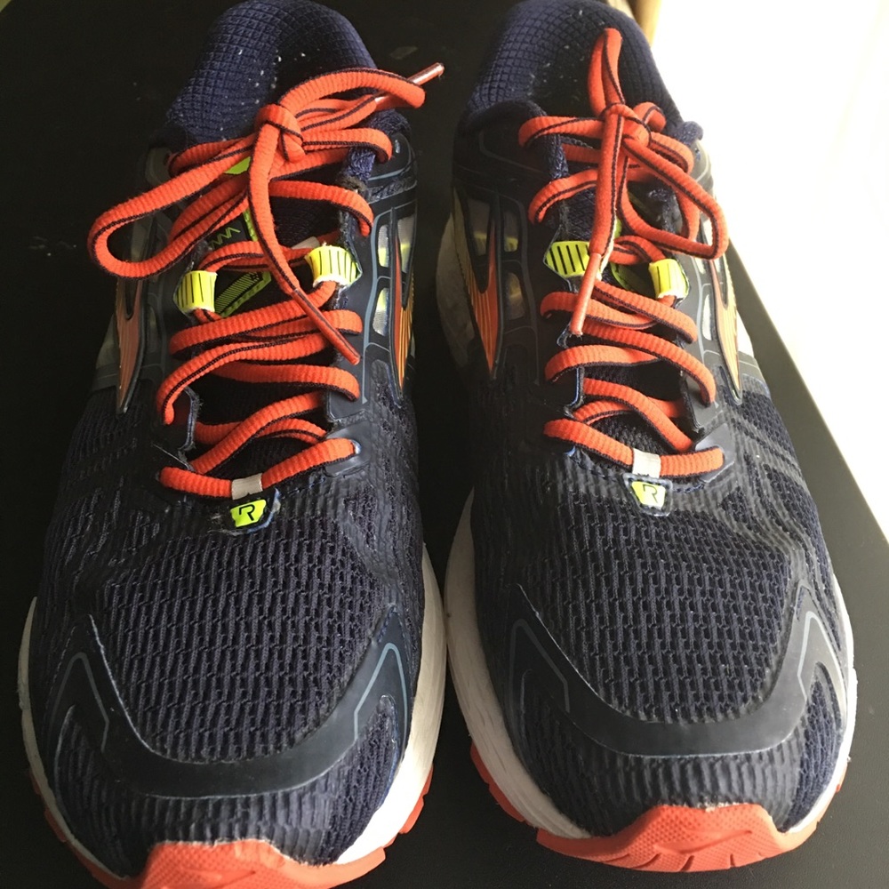Brooks Mens shoes