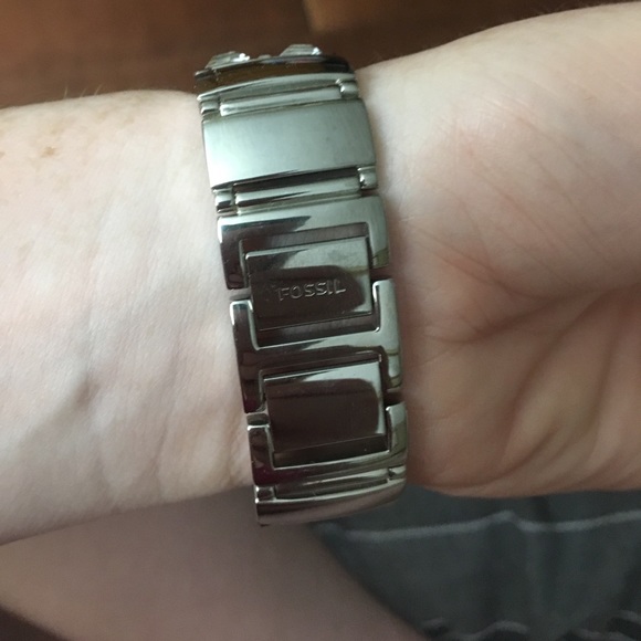 Beautiful women’s FOSSIL watch! - Picture 2 of 4