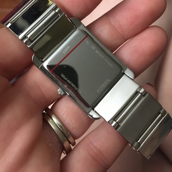 Beautiful women’s FOSSIL watch! - Picture 3 of 4