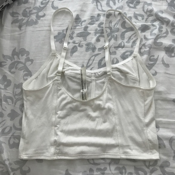 HP 🎉 euc • Free People • white & gold crop top - Picture 2 of 3