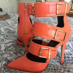 🍊bold orange buckle strap heels 🍊 Lola Shoetique