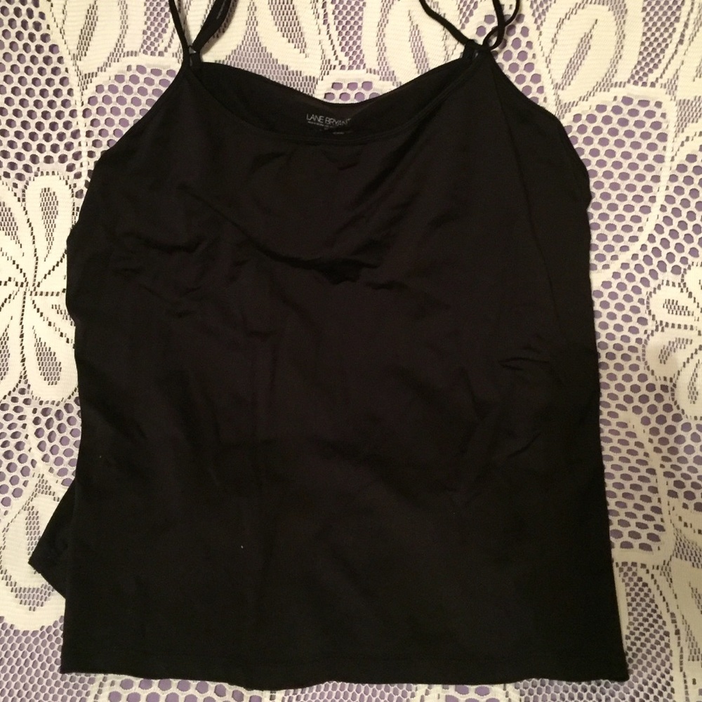 ⭐️Women’s black camisole-perfect under sweaters!⭐️