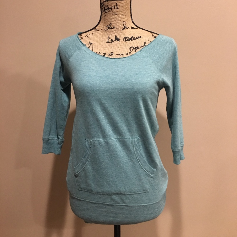 Turquoise quarter sleeve shirt