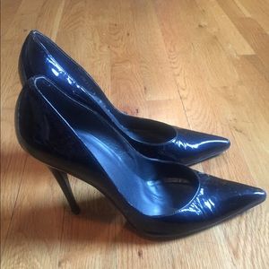 Stuart Weitzman black patent pump. Size 8.5.