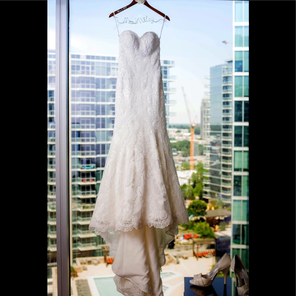 💍 Strapless Fit & Flare Wedding Dress
