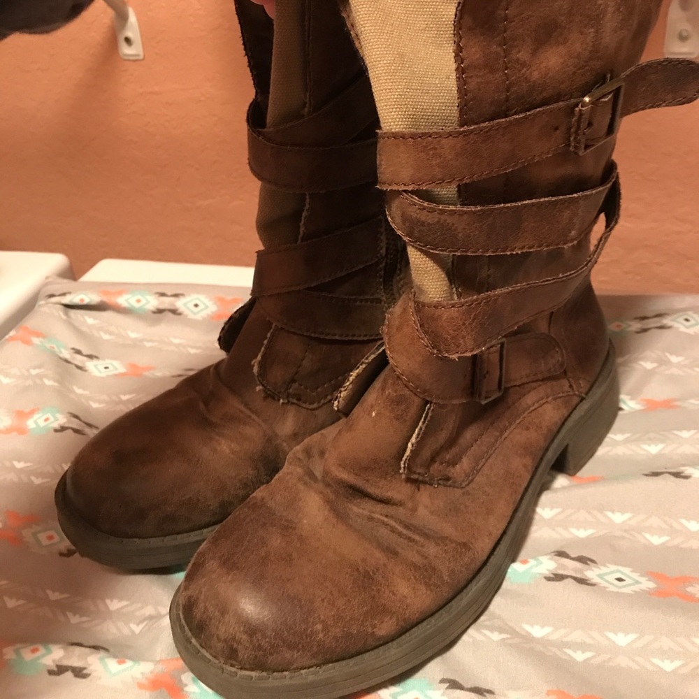 Roxy boots