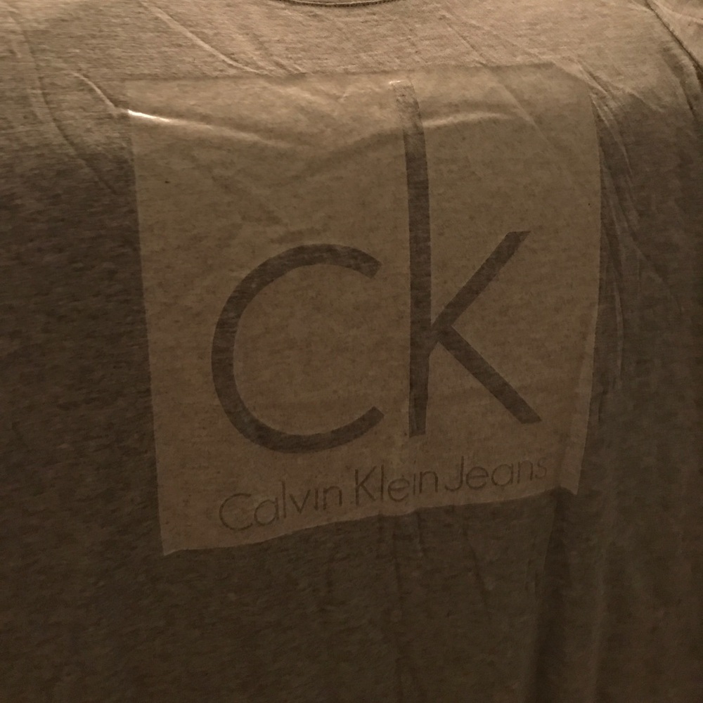 Calvin Klein t-shirt - Picture 2 of 3