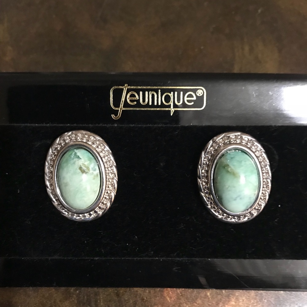 Jeunique earrings 🌟✨