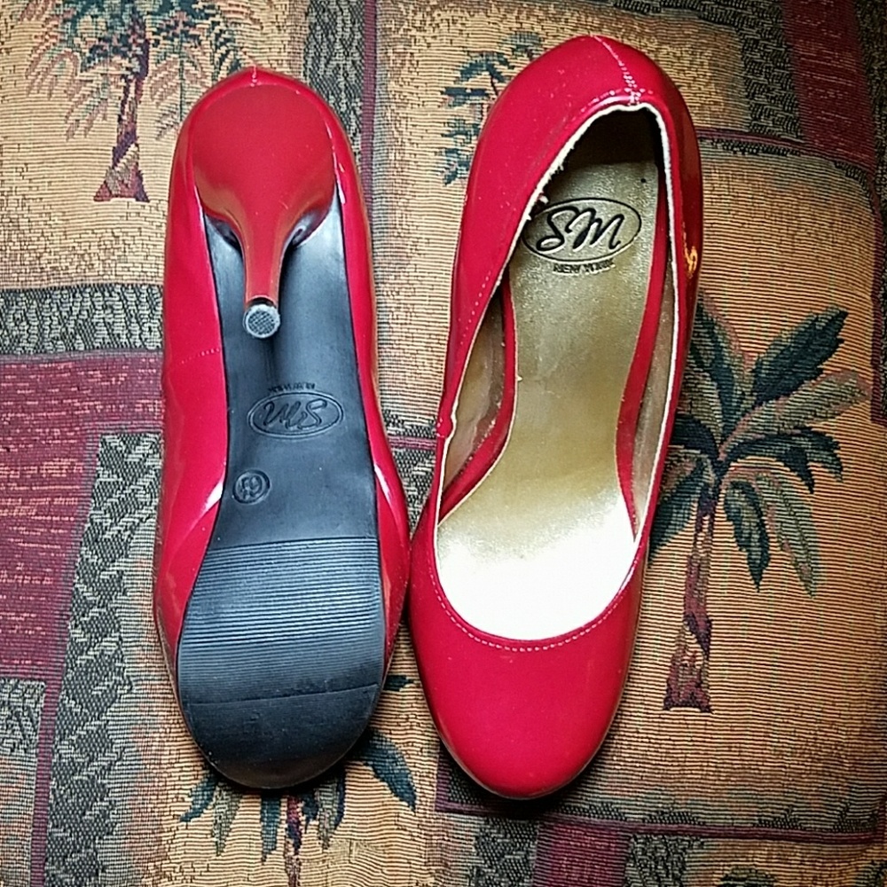 Shoes - Picture 2 of 4