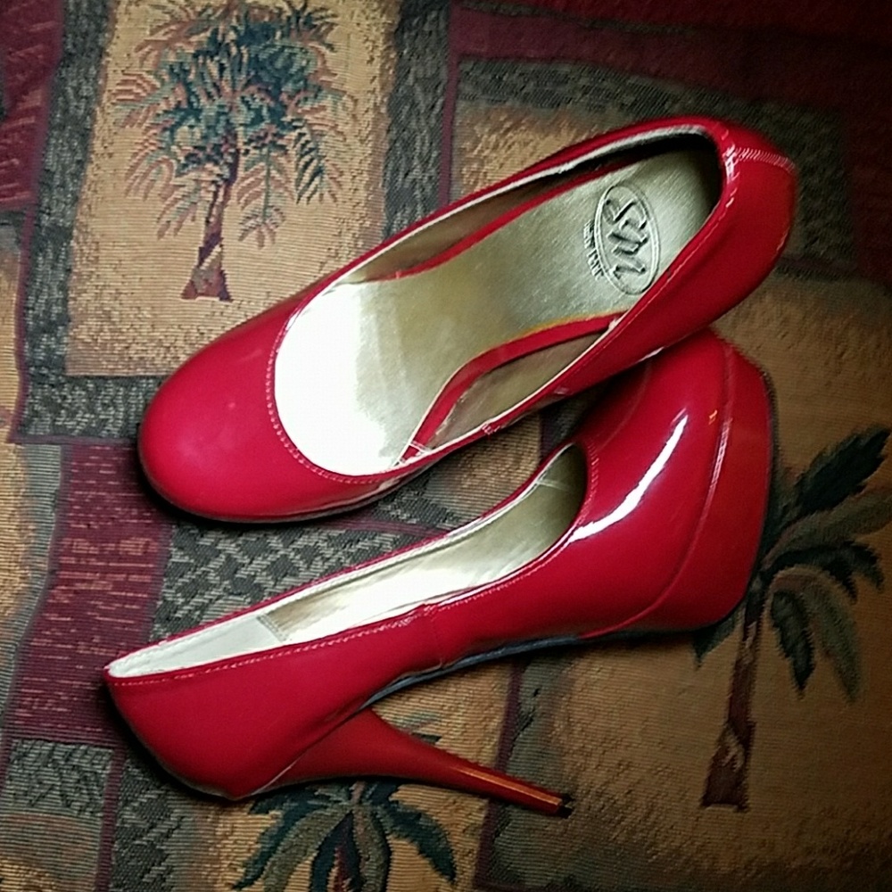 Shoes - Picture 4 of 4