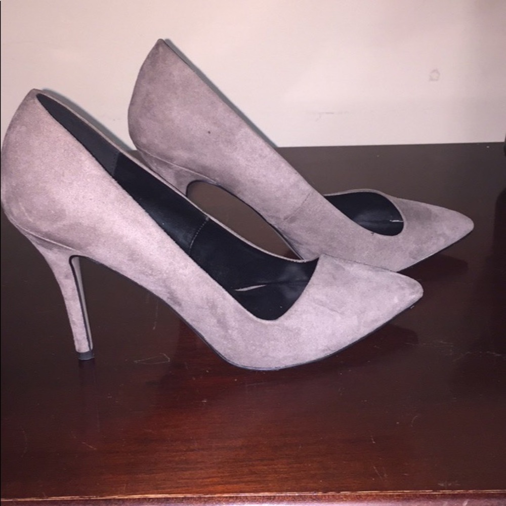 Suede pumps