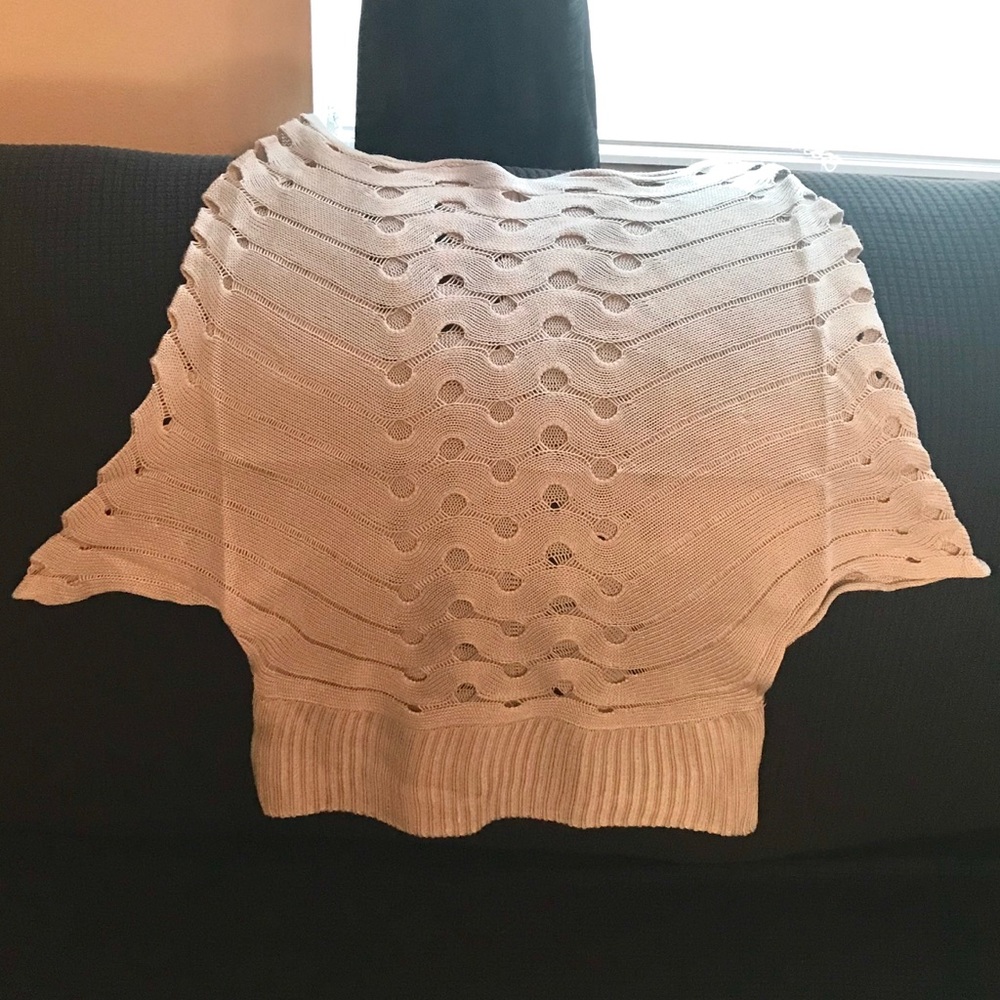 Hollow Batwing Tunic