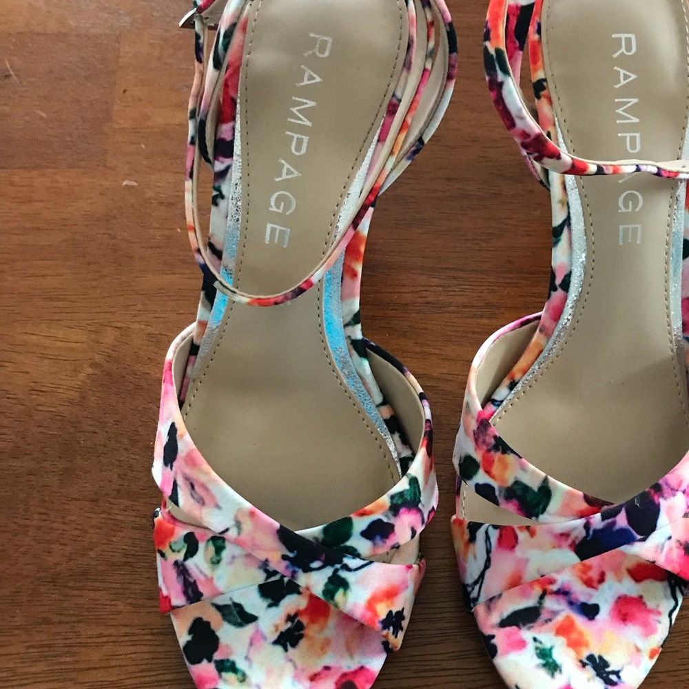 Floral heels size 8