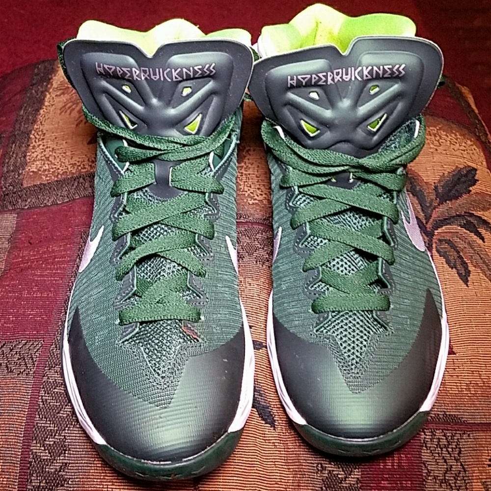 Sneakers - Picture 2 of 5