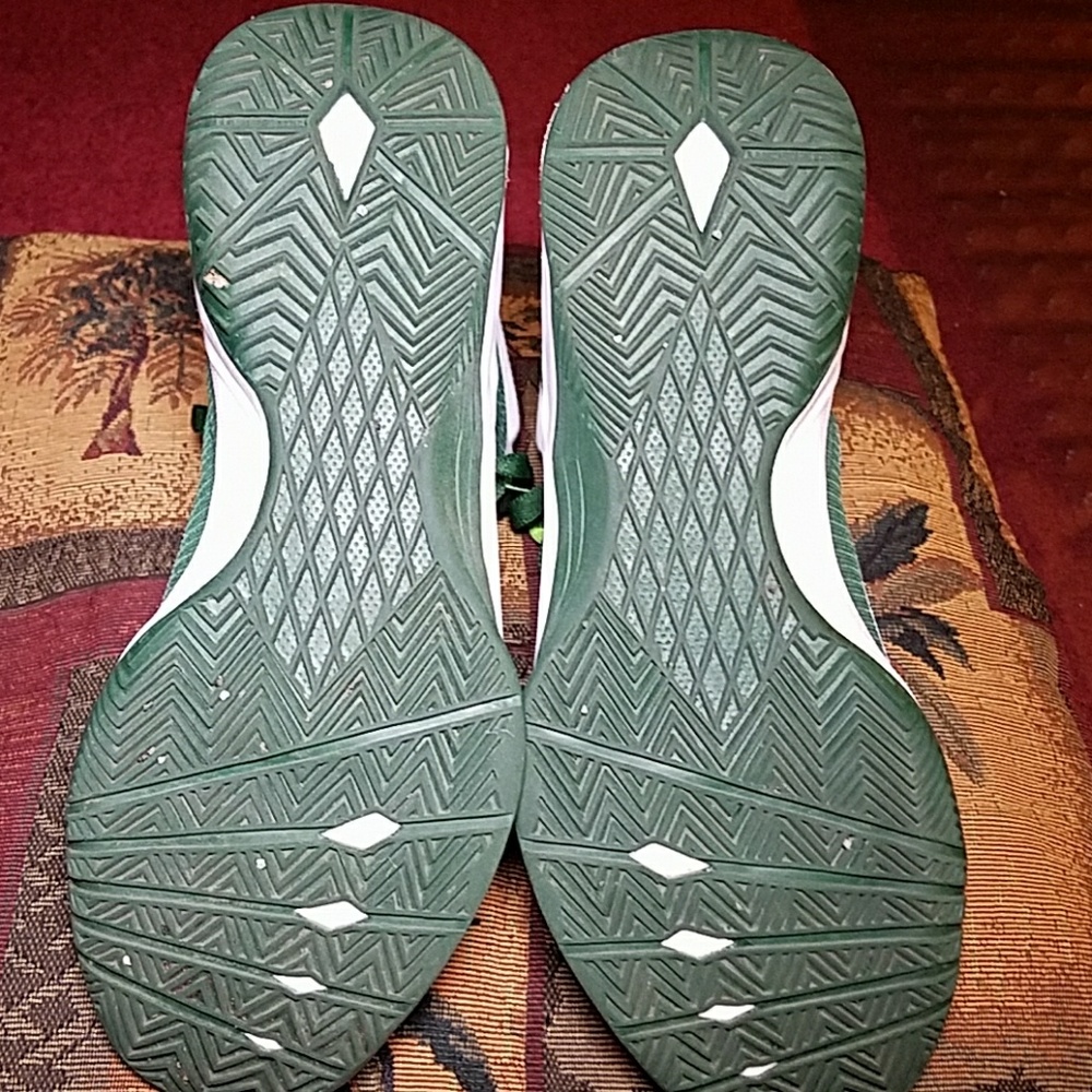 Sneakers - Picture 4 of 5