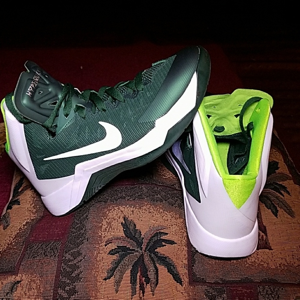 Sneakers - Picture 5 of 5