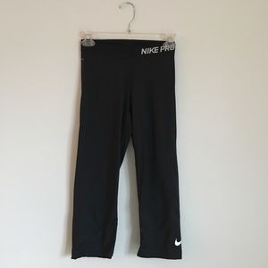 Nike Pro capri leggings