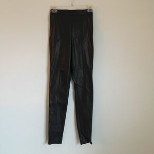 Faux leather leggings high waisted