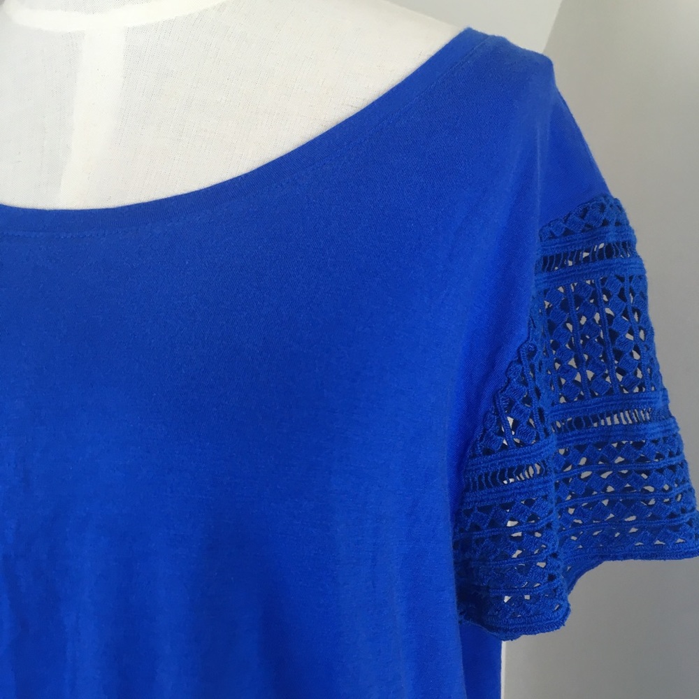 ⭐️LandsEnd Elegant Royal Blue Short Sleeve Top⭐️ - Picture 2 of 5