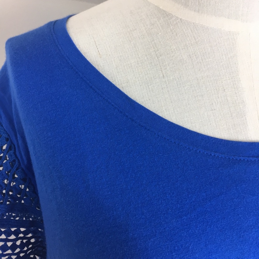 ⭐️LandsEnd Elegant Royal Blue Short Sleeve Top⭐️ - Picture 4 of 5