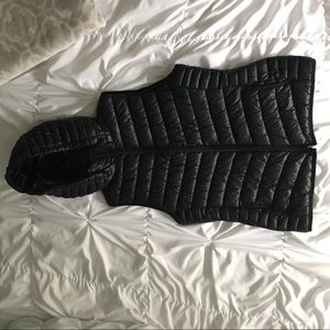 Small Black Old Navy Active Hooded Vest