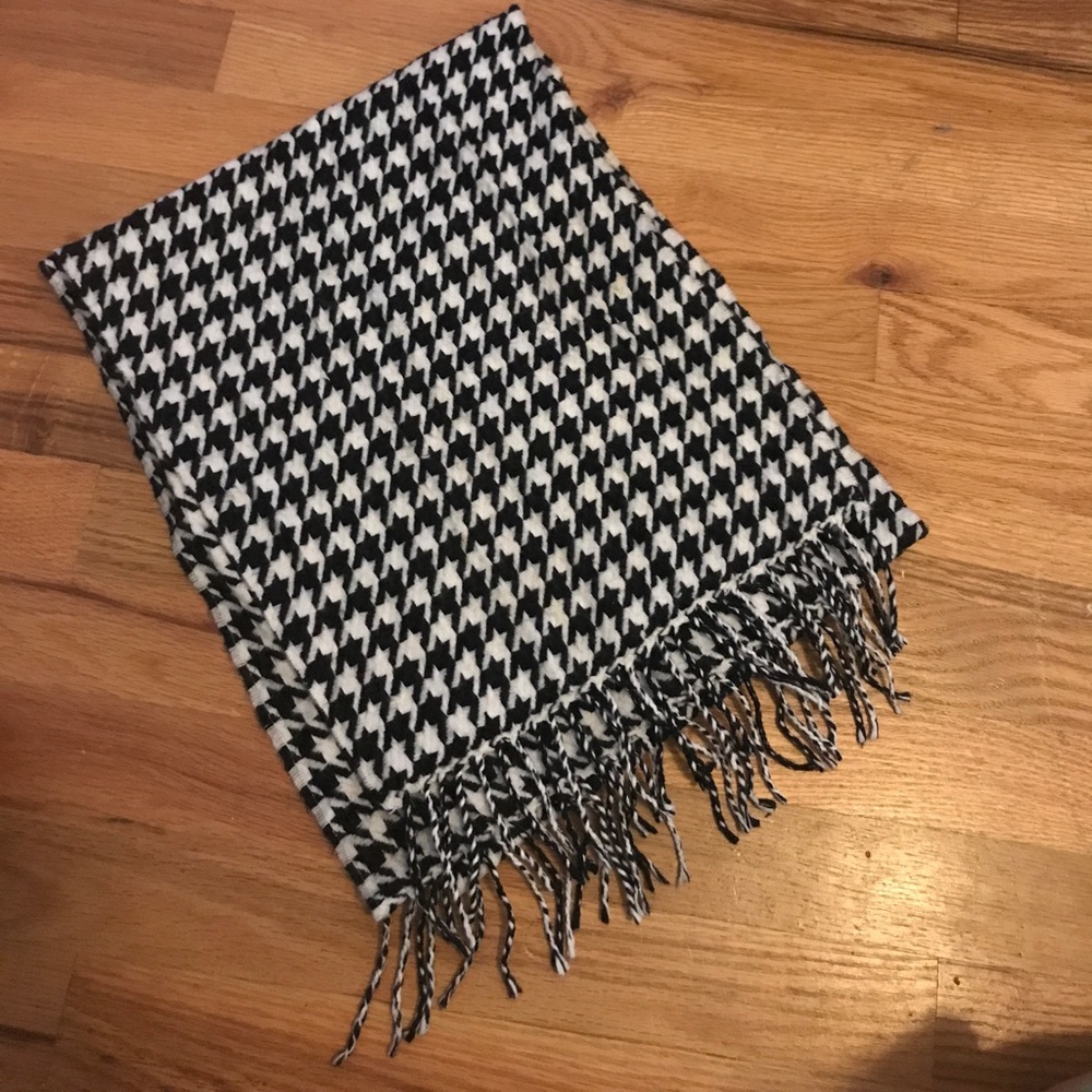 Houndstooth Scarf