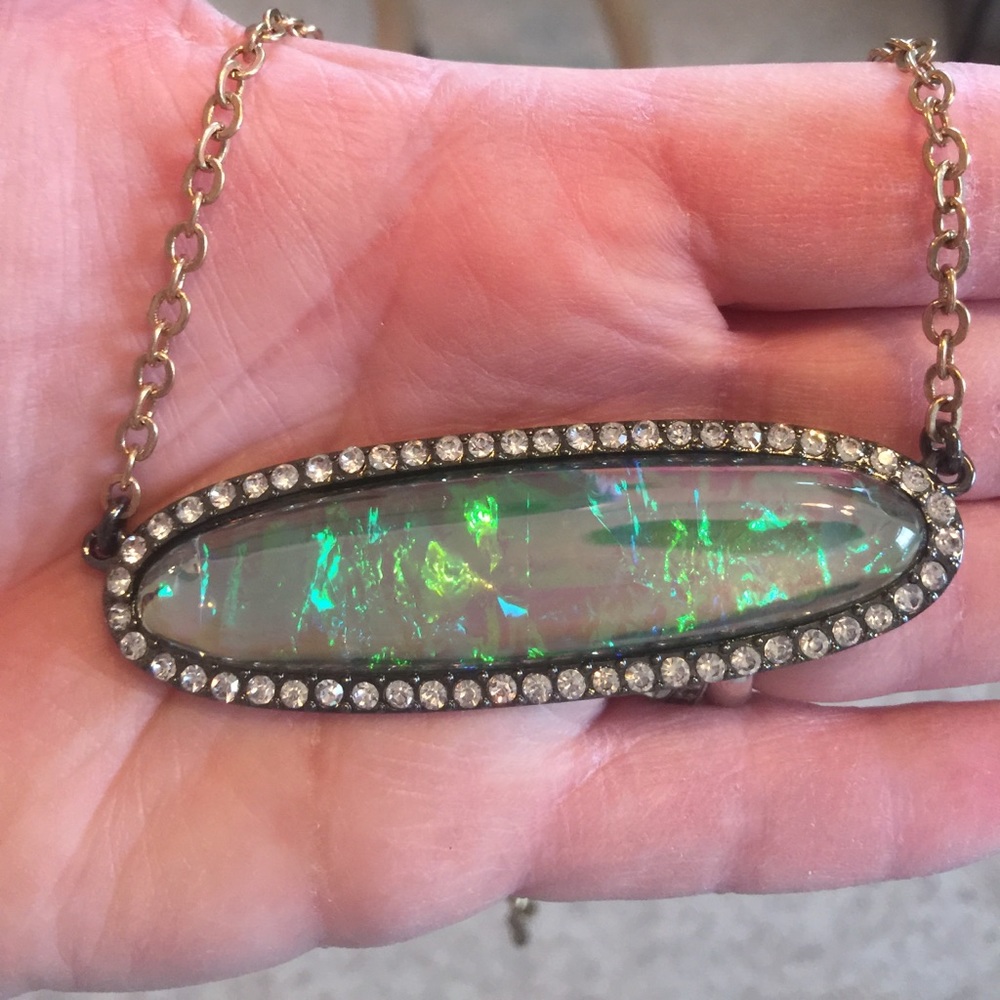 Iridescent crystal bar necklace - Picture 6 of 6