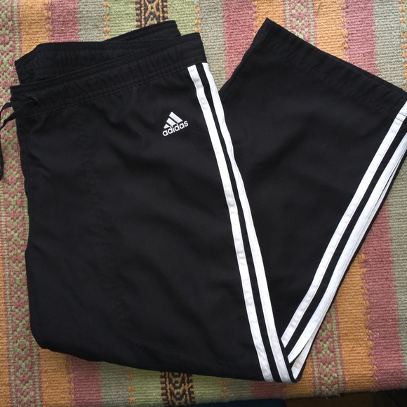 adidas Pants - ADIDAS Cropped 3/4 Length Drawstring Joggers Sz M