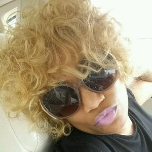 Meet your Posher, Leah