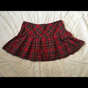 Red plaid pleated skirt
