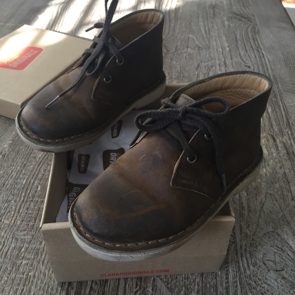 Clarks Desert boot in beeswax - size 8
