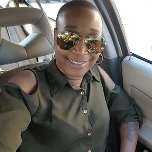 Meet your Posher, Ebony