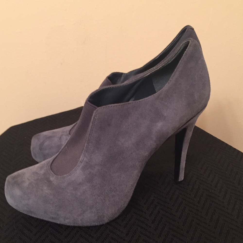 BRAND NEW!! Get Fall ready!!