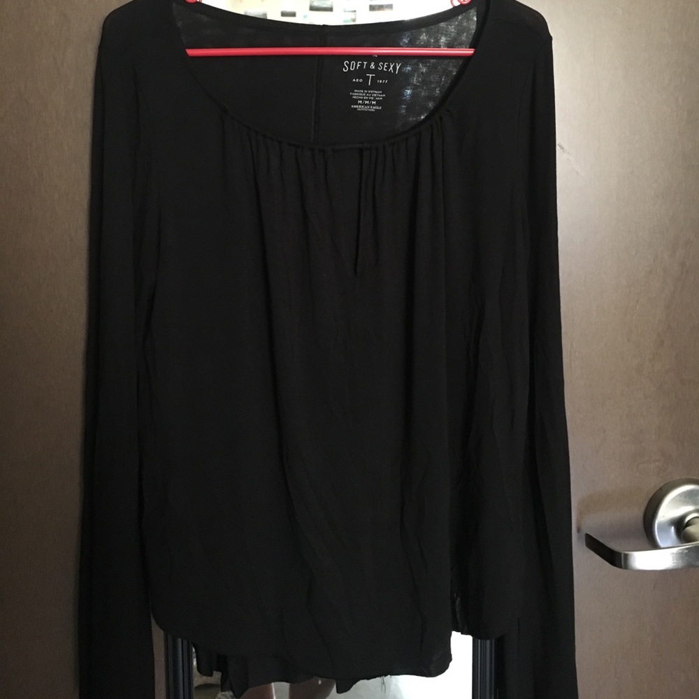 Black soft and sexy American Eagle long sleeve