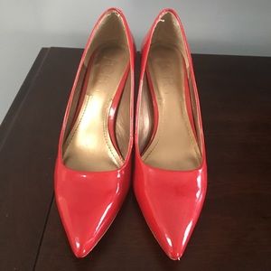 BCBG red Patent leather 3” pump size 7.5!