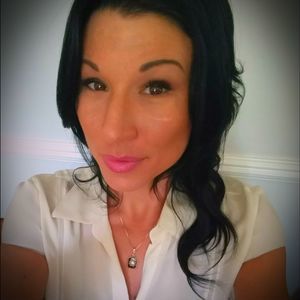 Meet your Posher, Leslie