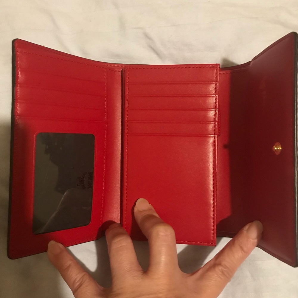 🔥FINAL SALE MCM WALLET🔥