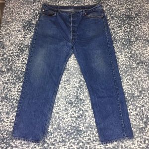 Levi's Button Fly Medium Wash Straight Jeans 279Y3