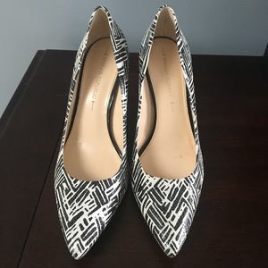 Banana Republic leather 3” pump size 7.5!