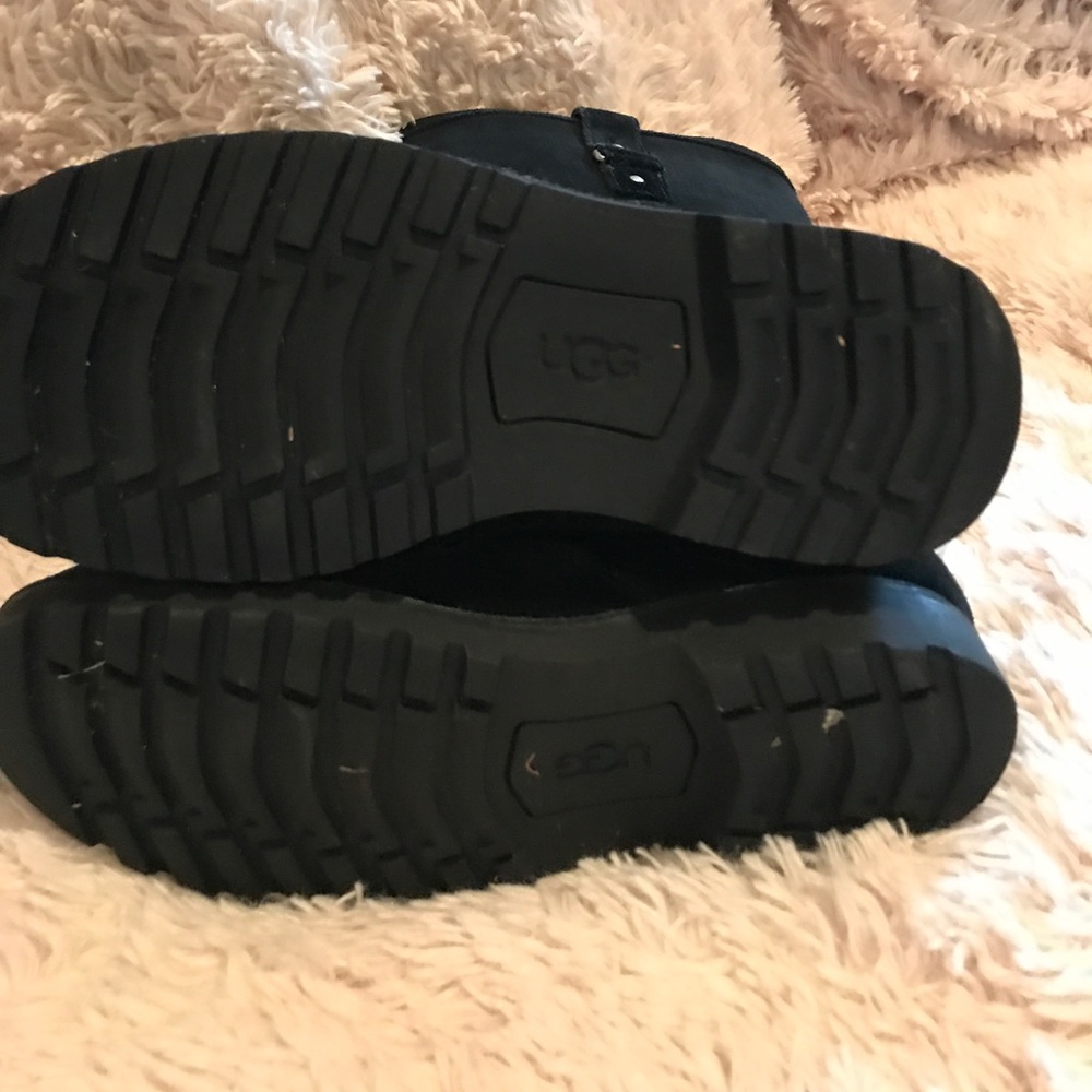 Black UGG boots, kids 4=women’s 6