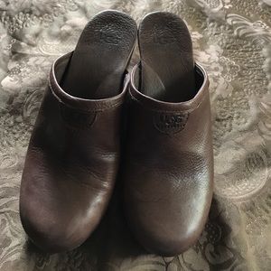 UGG Brown clogs size 6