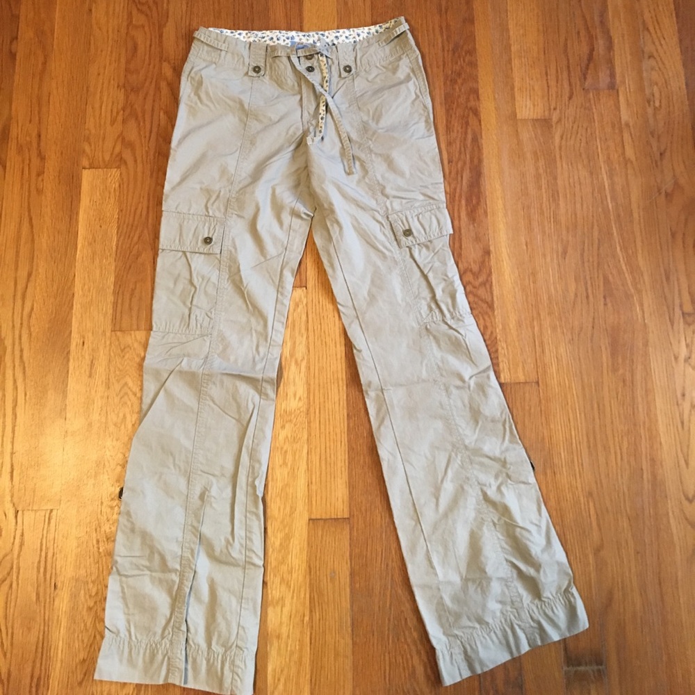 Light weight kackie pants.